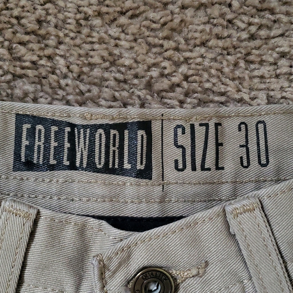 FREEWORLD Shorts - Picture 4 of 4